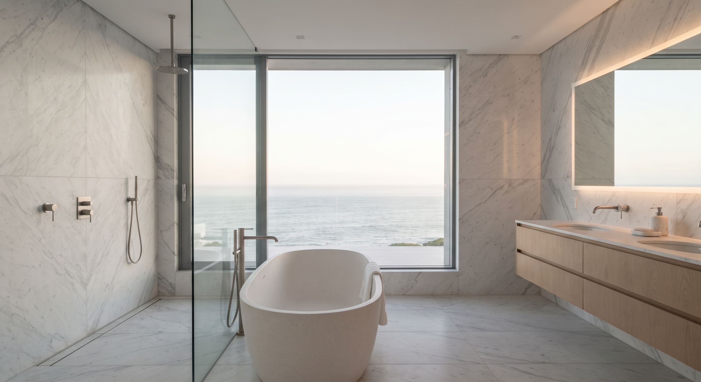 Camps Bay Mansion, Cape Town thumbnail 6